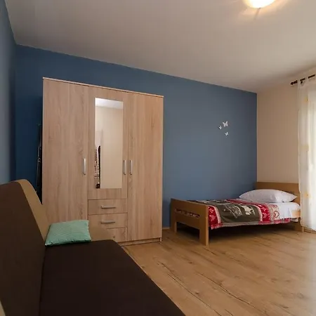 Apartment Spacious Borik & Parking
