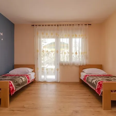 Apartment Spacious Borik & Parking *