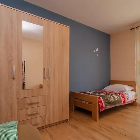 Spacious Borik & Parking Apartment *